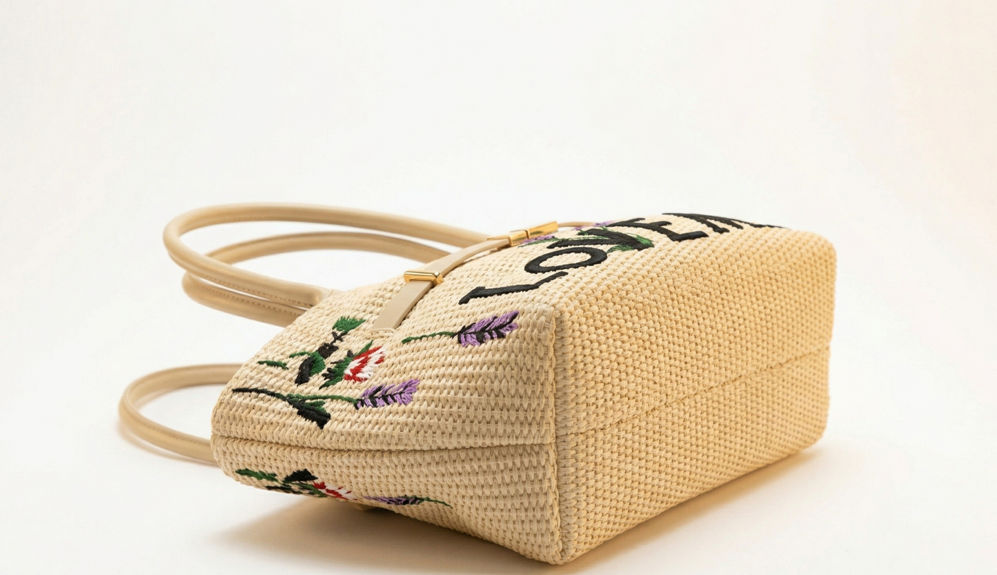 Bolso trenzado beige con estampado florar