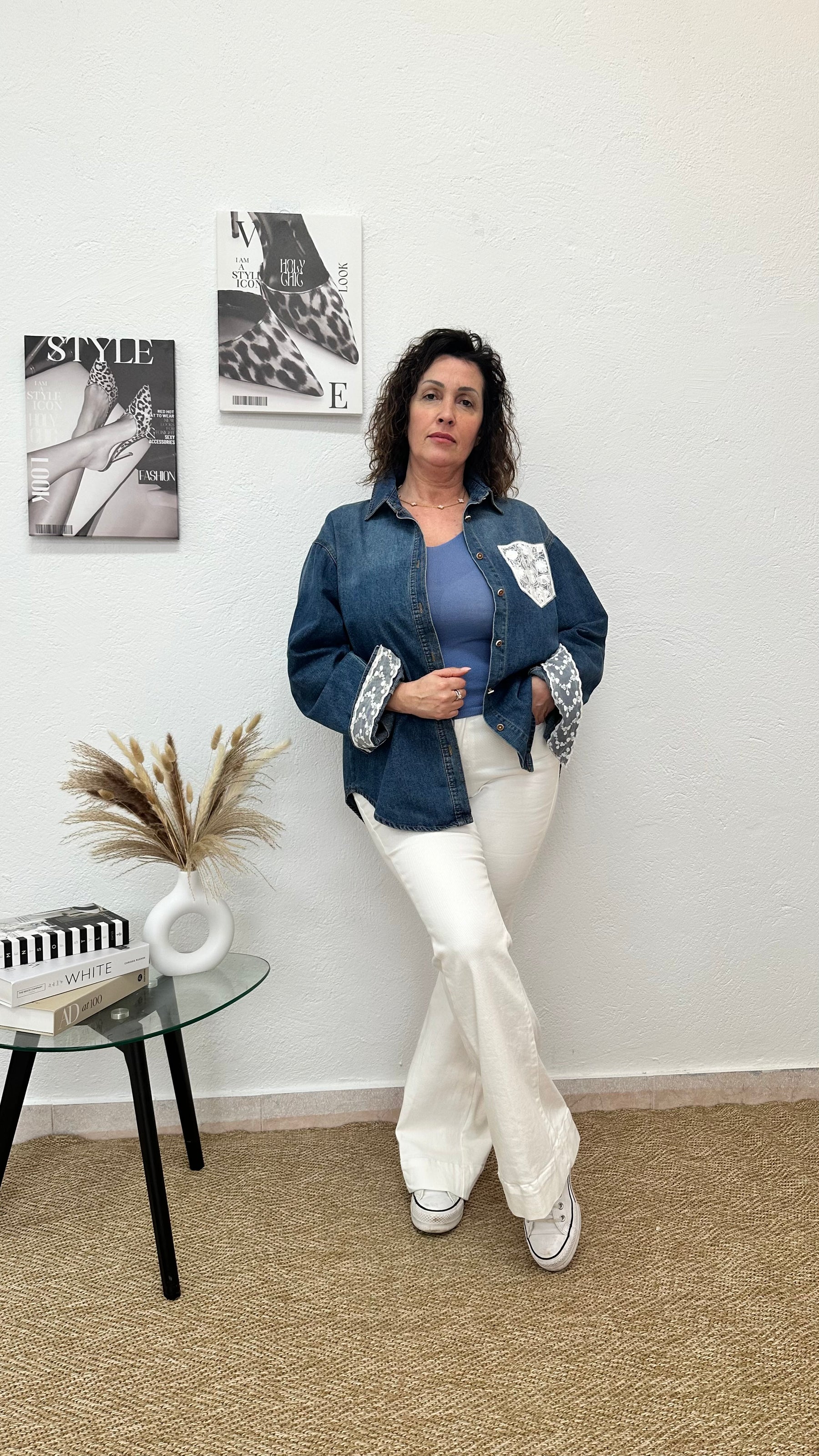 Chaqueta vaquera con detalles de encaje