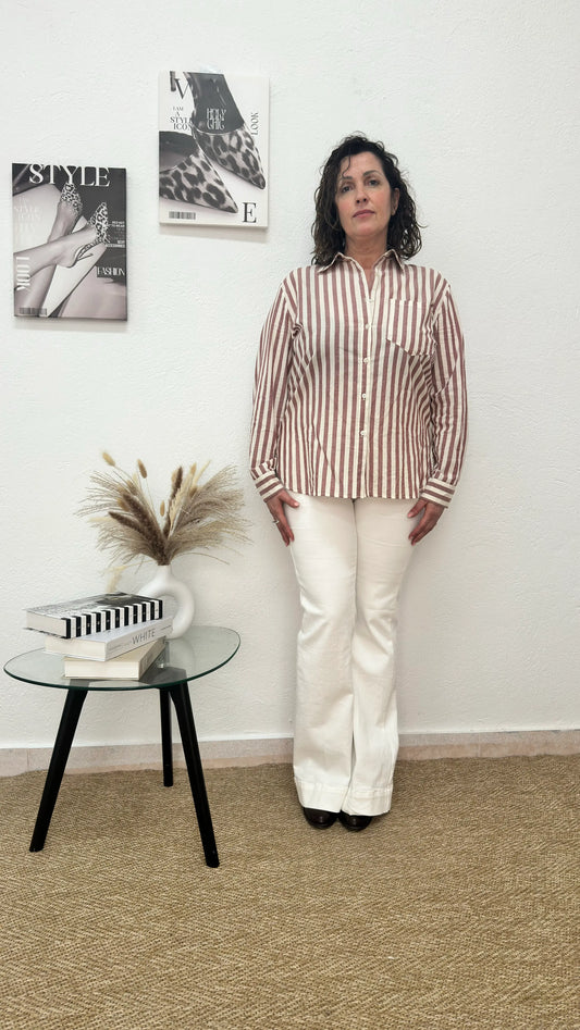 Camisa de rayas rojas