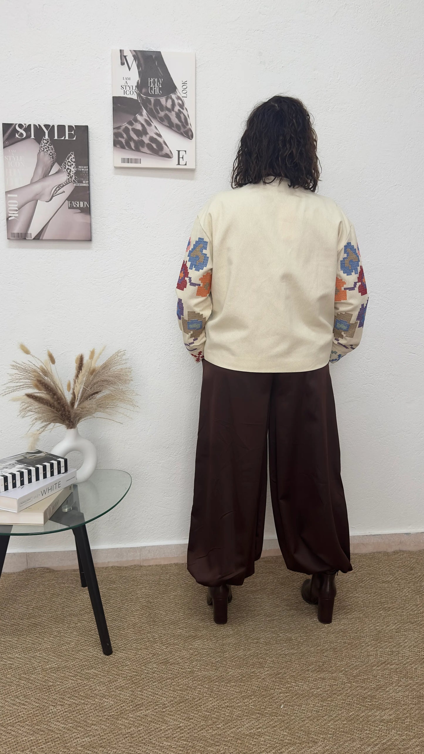 Chaqueta vaquera crudo con bordado