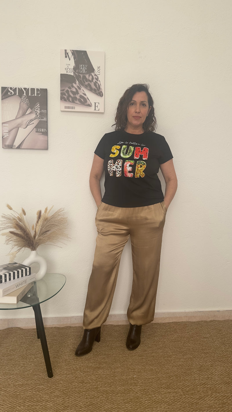 Camiseta negra con estampado "SUMMER"