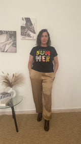 Camiseta negra con estampado "SUMMER"