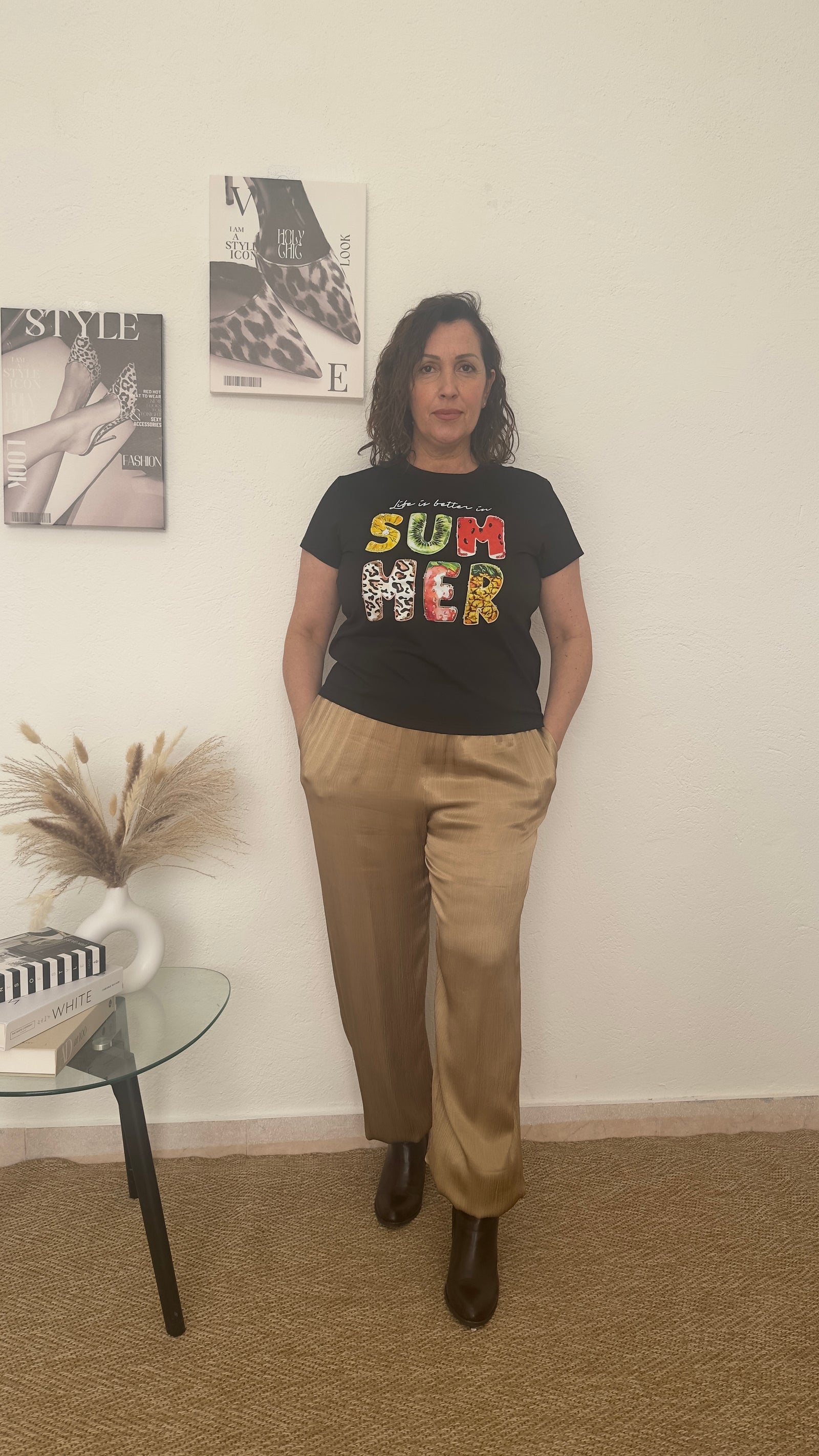 Camiseta negra con estampado "SUMMER"