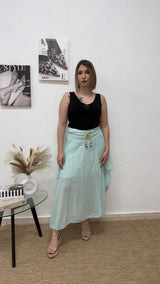 Falda midi agua marina con cinturón trenzado