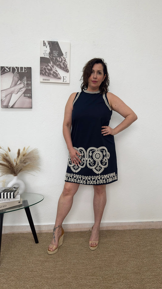 Vestido corto azul marino bordado