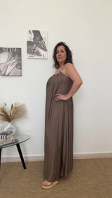 Vestido largo visón con detalles madreperla