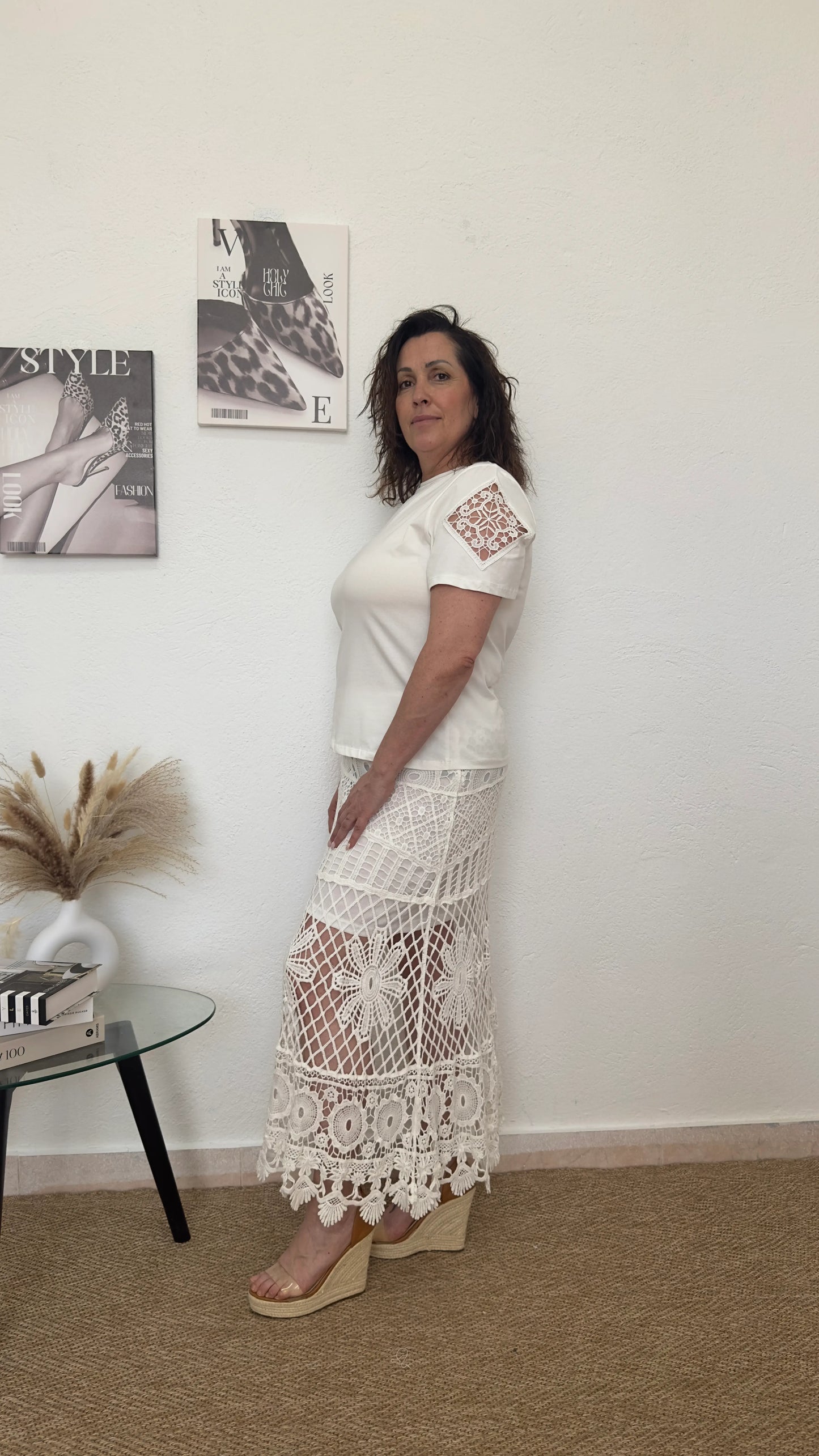 Camiseta blanca con detalles calados