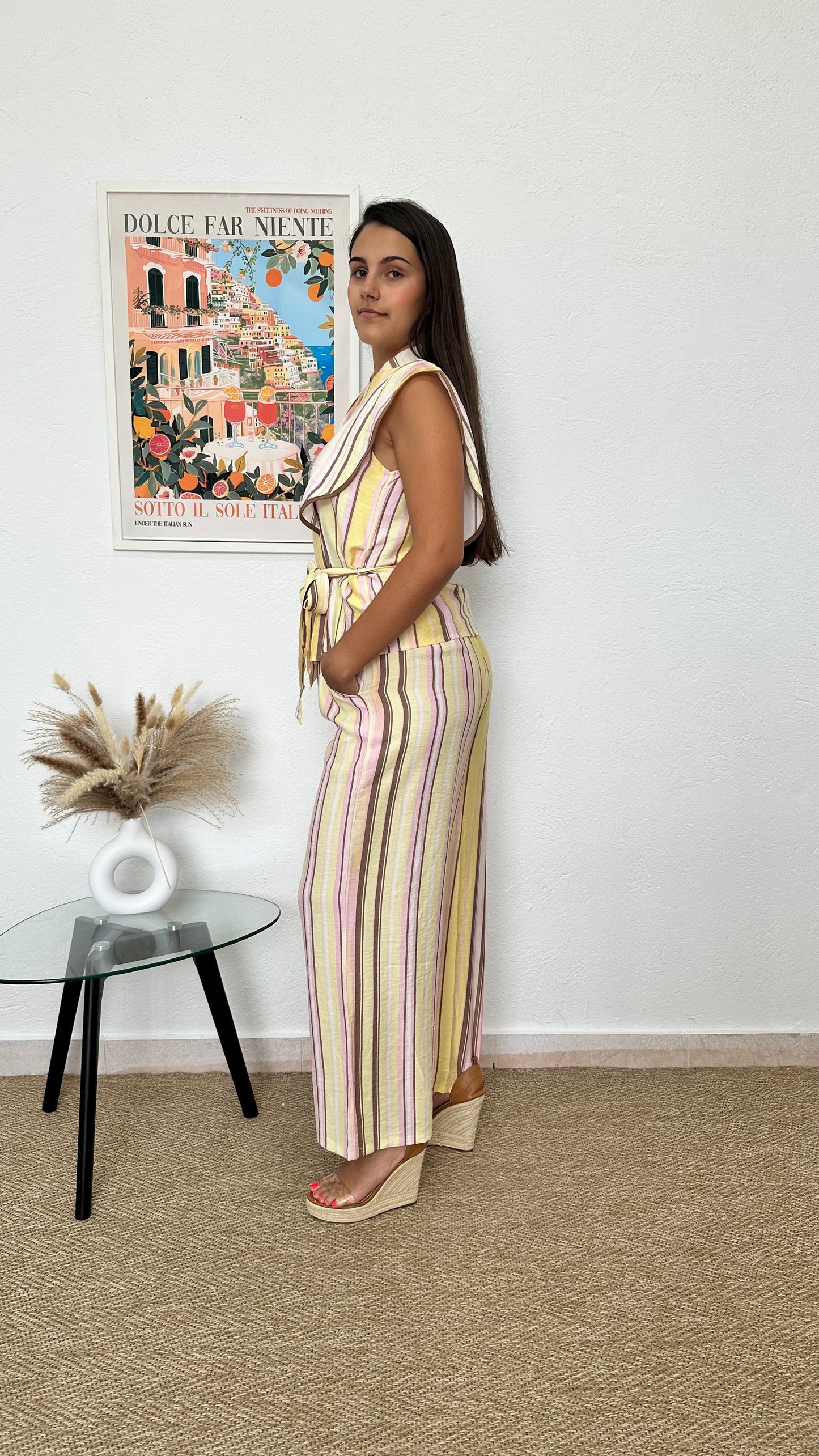 Conjunto de rayas de colores con cinturón