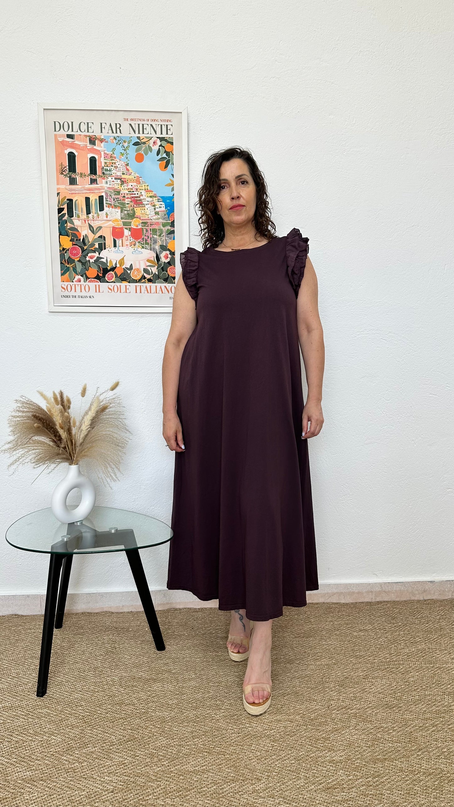 Vestido largo berenjena con volanes