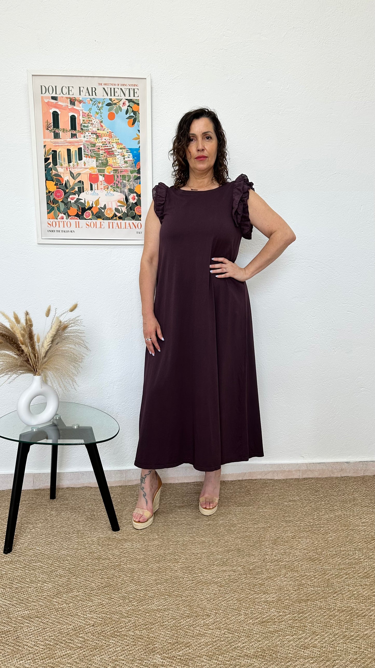 Vestido largo berenjena con volanes