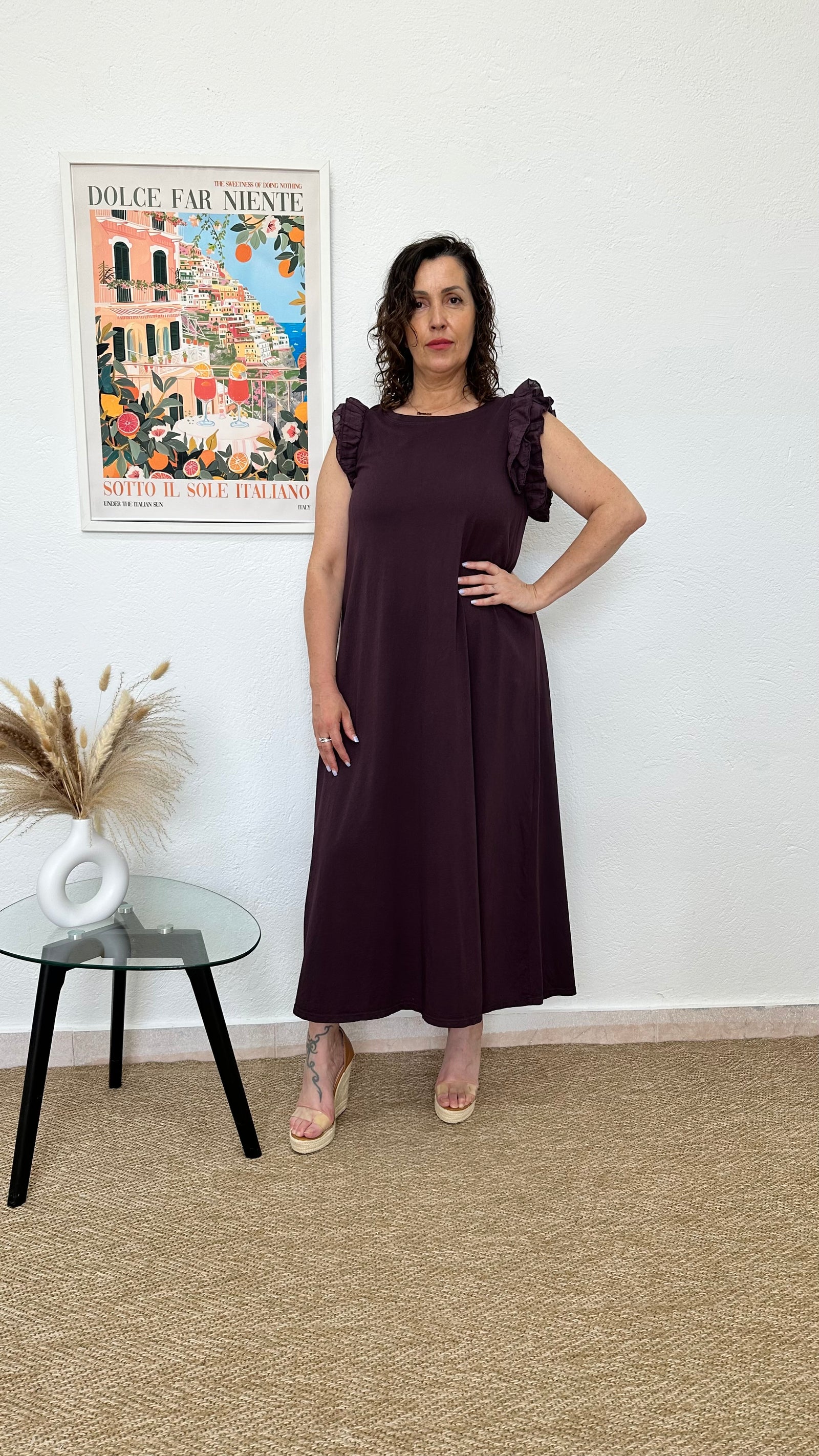 Vestido largo berenjena con volanes