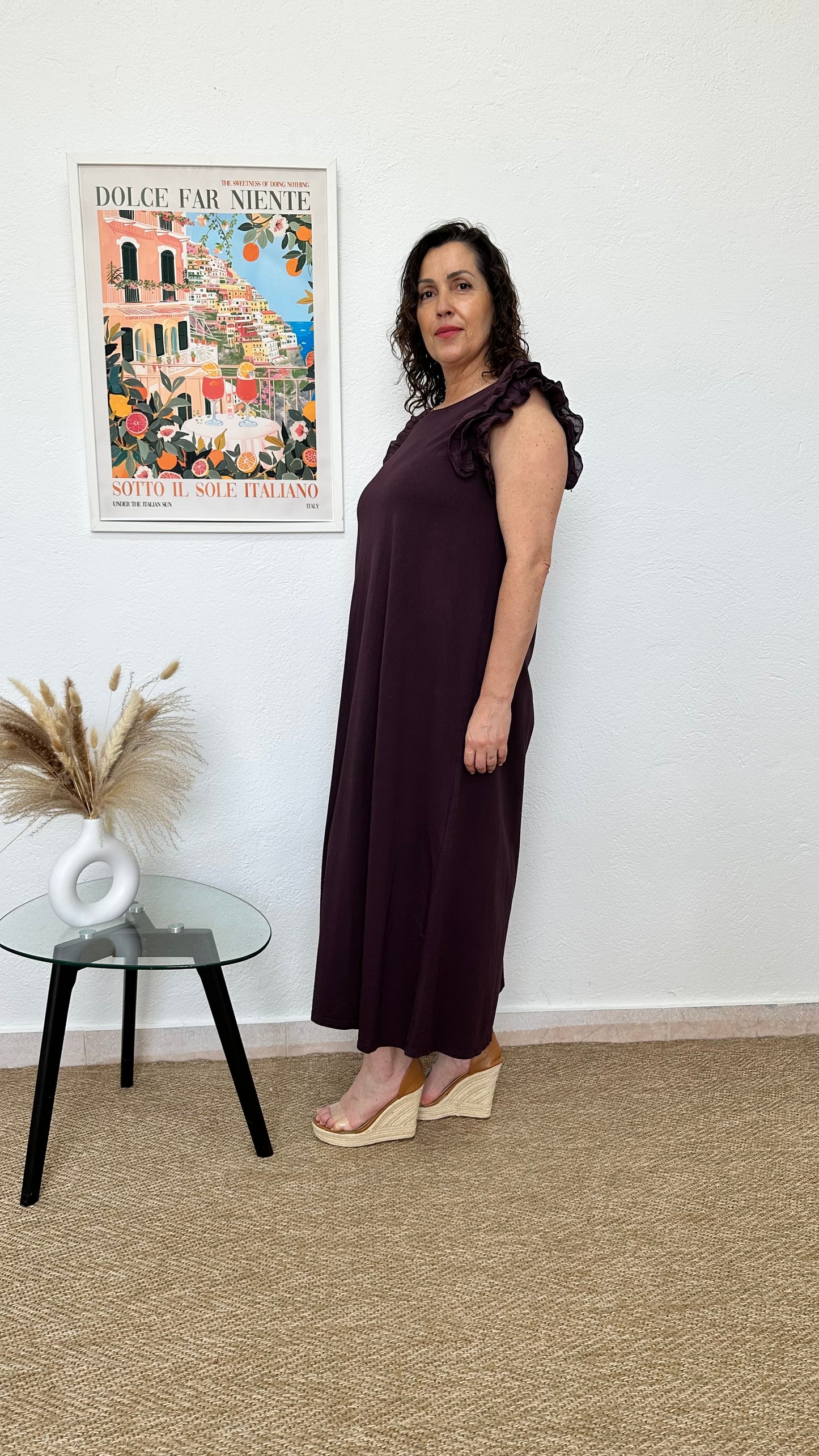 Vestido largo berenjena con volanes